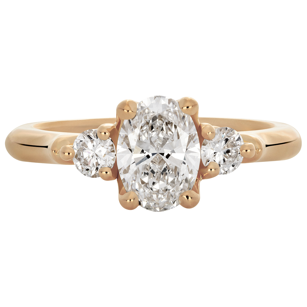 Professional jewellery photographer in Brisbane capturing fine jewellery under ideal lighting.